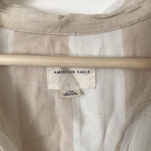 American Eagle Button T-shirt - Picture 2 of 3